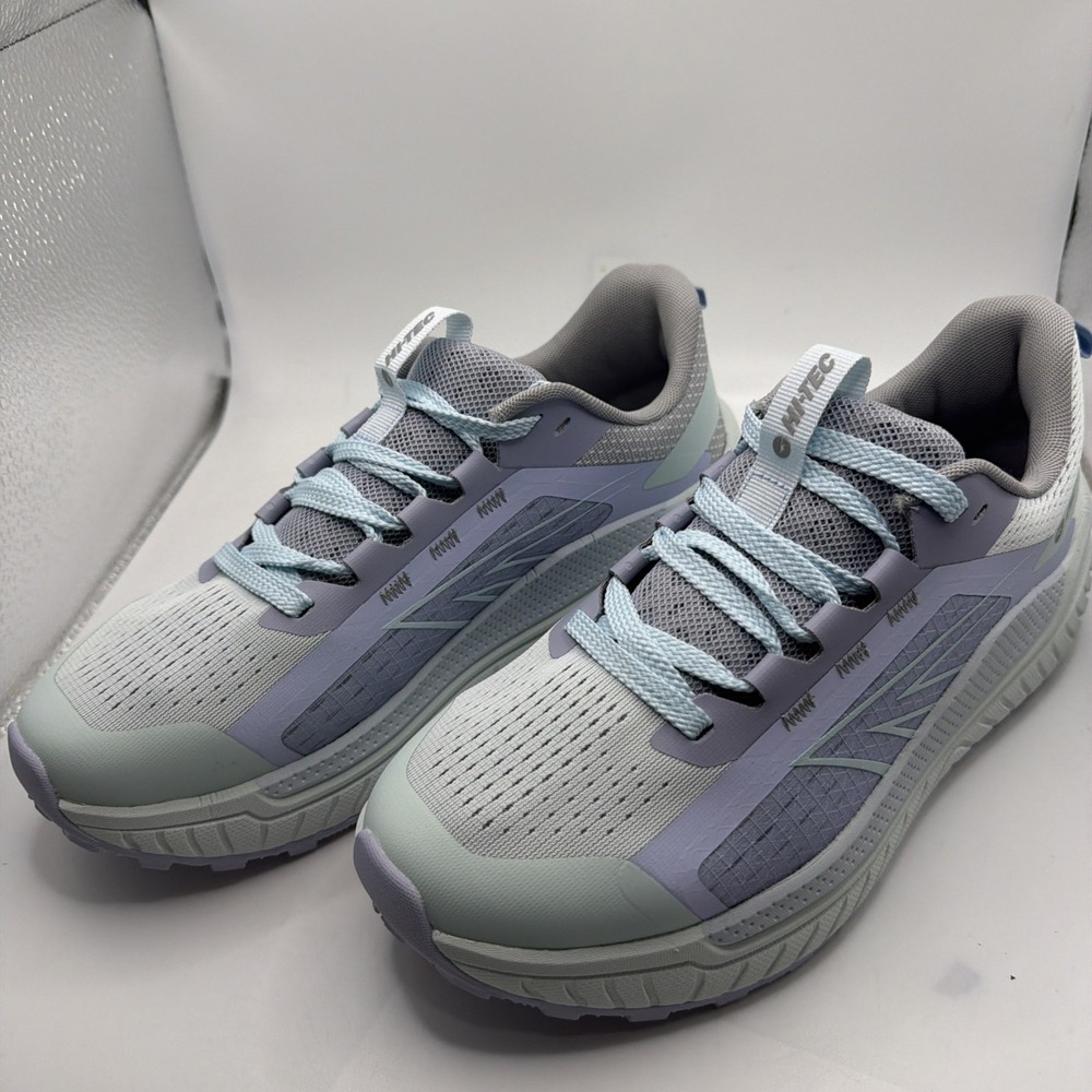 Hi-Tec Running Shoes Women's Ice Castle Arctic Ice‎ Athletic Sneakers. Size 6.5.